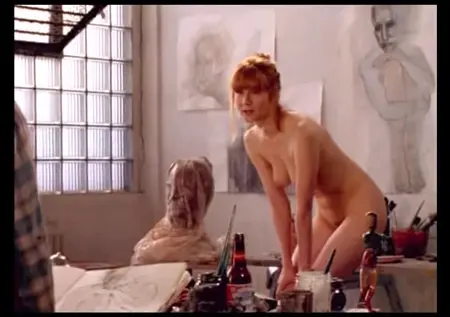 Laura Linni poses naked in the film Meiz