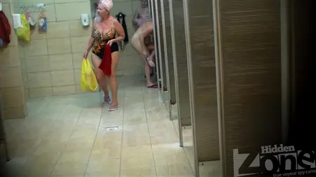 Hidden camera in the bath takes different aunts without clothes