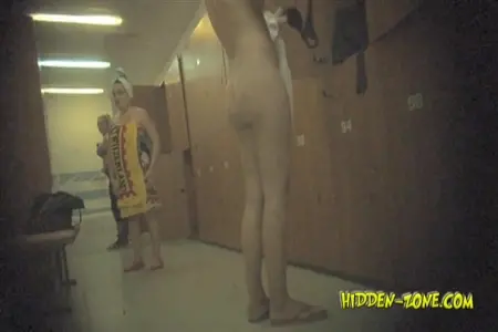Hidden camera in the locker room of the gym shoots naked girls